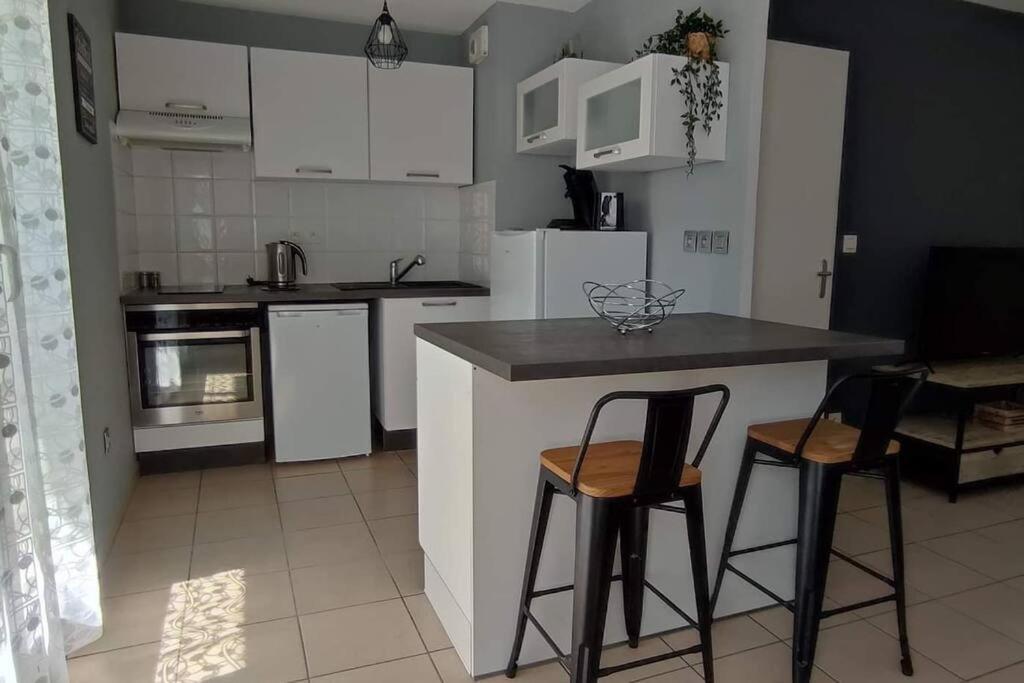 Superbe Appartement En Residence Avec Piscine. Albertville Luaran gambar