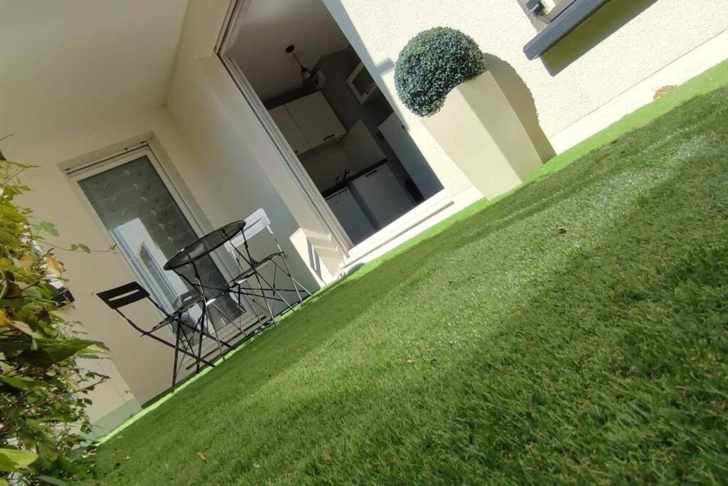Superbe Appartement En Residence Avec Piscine. Albertville Luaran gambar